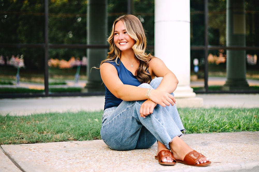 Relaxed portrait by the columns